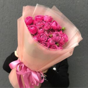 9 пионовидных кустовых роз букет